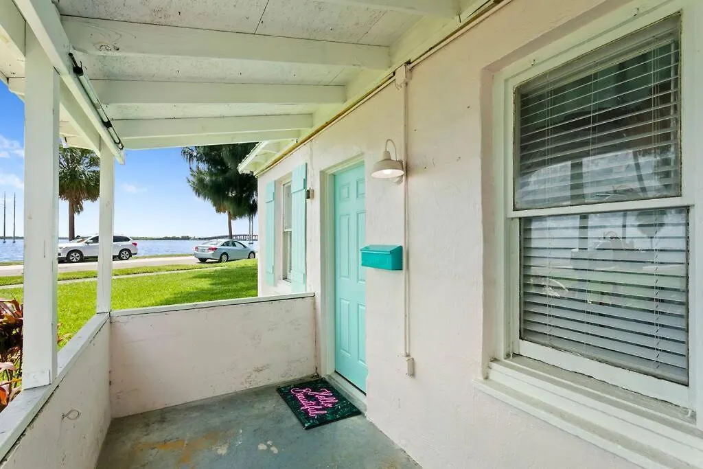 Deco Drive Waterfront 1Bed Apartment On The Bay Tampa Holiday home