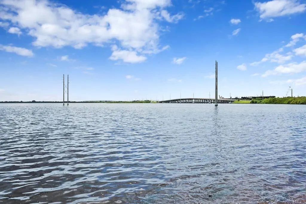 Deco Drive Waterfront 1Bed Apartment On The Bay Tampa Holiday home